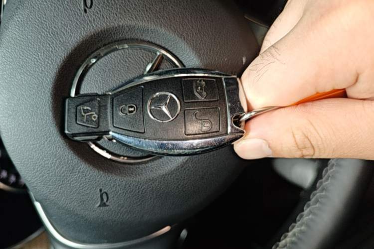 Used Mercedes-Benz V-Class 2022 V 260 L Long-wheelbase Luxury Edition Vehicle Key