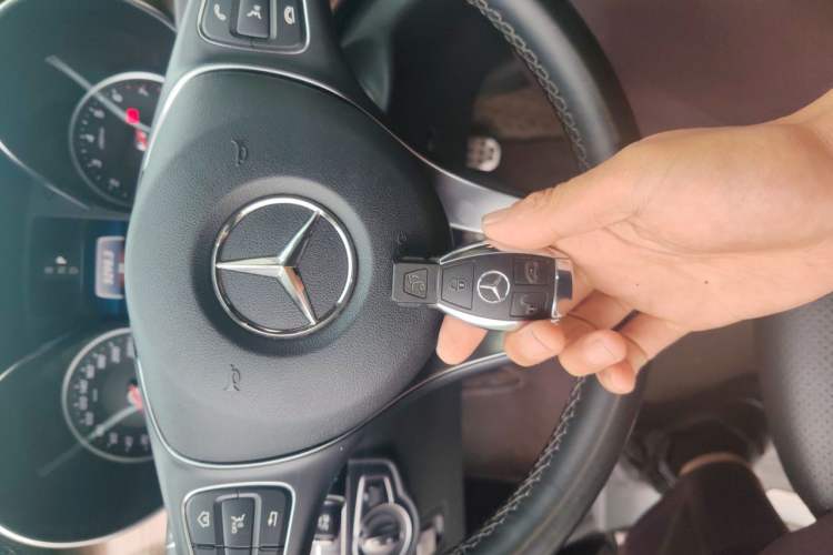 Used Mercedes-Benz V-Class 2022 V 260 L Long Wheelbase Prestige Edition Vehicle Key
