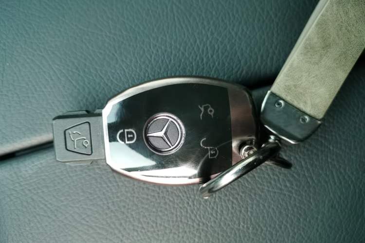 Used Mercedes-Benz V-Class 2022 V 260 Prestige Edition Vehicle Key