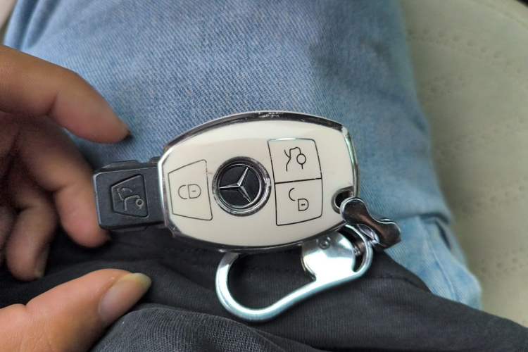 Used Mercedes-Benz V-Class 2022 V 260 L Long Wheelbase Prestige Edition Vehicle Key