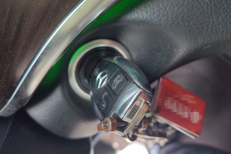 Used Mercedes-Benz V-Class 2022 V 260 Avantgarde Edition Vehicle Key