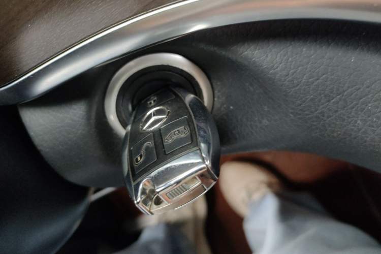 Used Mercedes-Benz V-Class 2022 V 260 Prestige Edition Vehicle Key