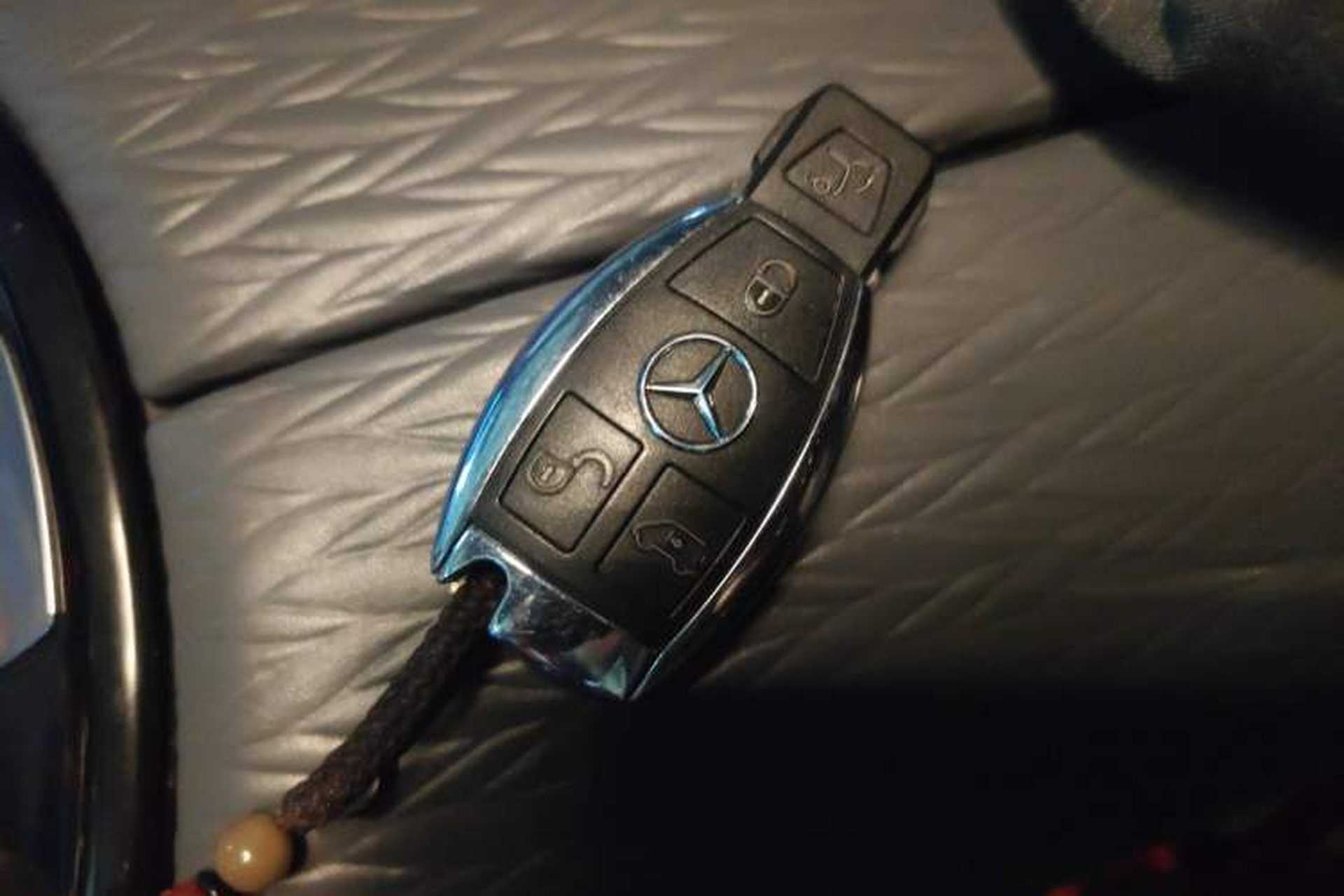 Used Mercedes-Benz V-Class  Vehicle Key
