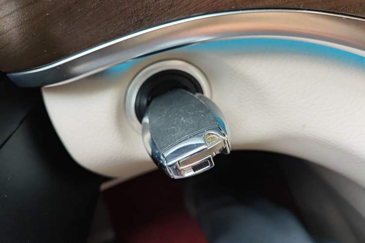 Used Mercedes-Benz V-Class 2022 V 260 L Long Wheelbase Prestige Edition Vehicle Key