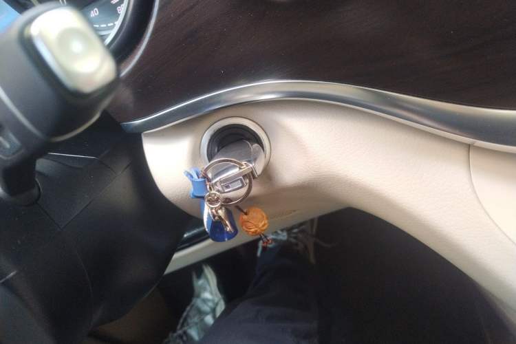 Used Mercedes-Benz V-Class 2022 V 260 Avantgarde Edition Vehicle Key