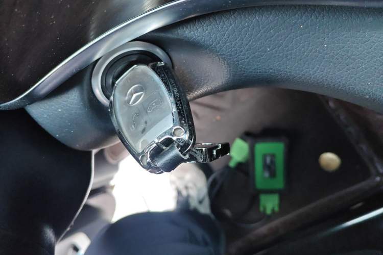 Used Mercedes-Benz V-Class 2022 V 260 Avantgarde Edition Vehicle Key