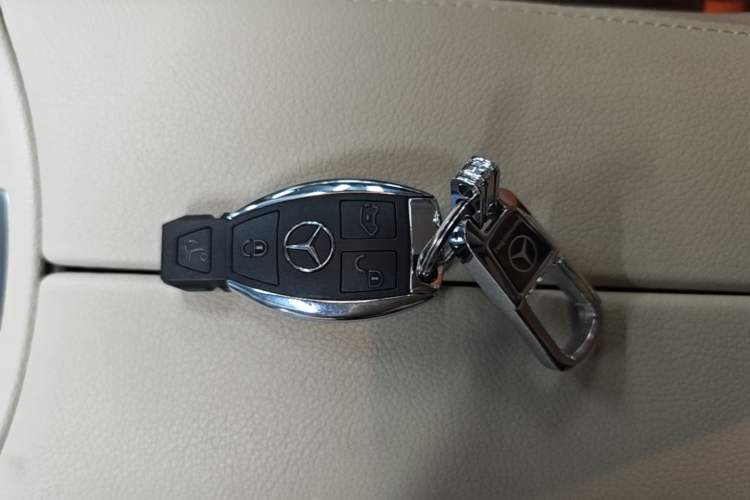 Used Mercedes-Benz V-Class 2022 V 260 L Long-wheelbase Luxury Edition Vehicle Key