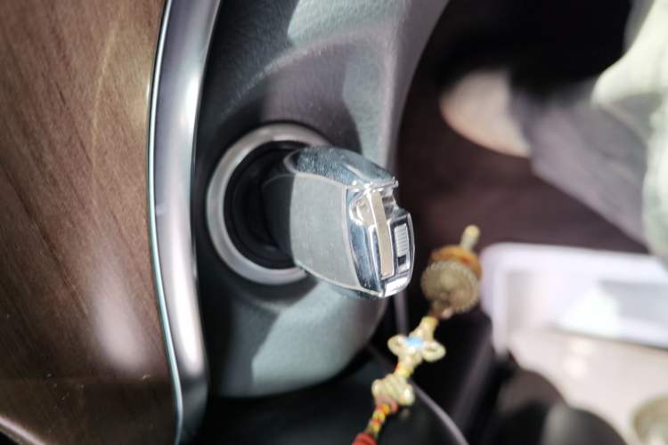 Used Mercedes-Benz V-Class 2022 V 260 Prestige Edition Vehicle Key