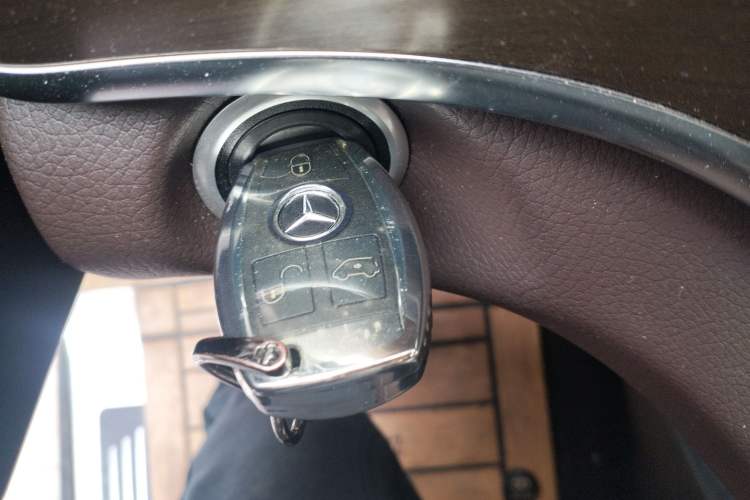 Used Mercedes-Benz V-Class 2022 V 260 L Long-wheelbase Luxury Edition Vehicle Key