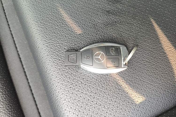 Used Mercedes-Benz V-Class 2022 V 260 Prestige Edition Vehicle Key