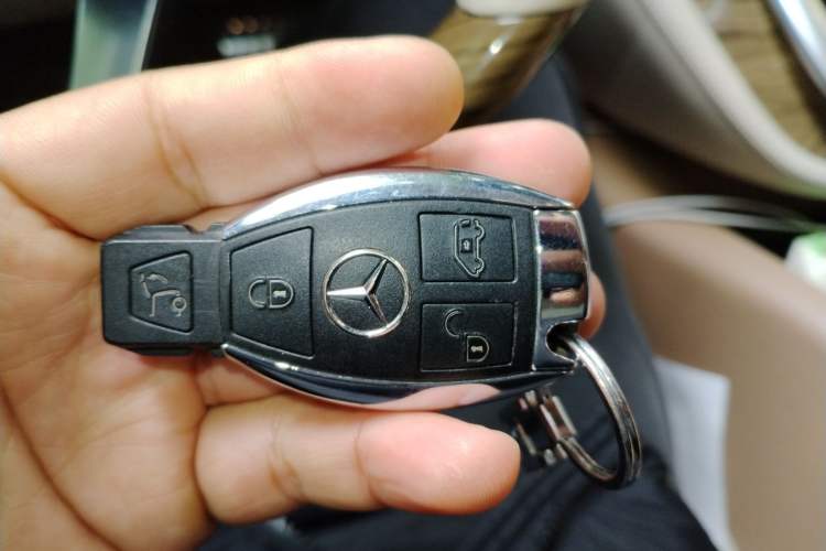Used Mercedes-Benz V-Class 2022 V 260 L Long Wheelbase Prestige Edition Vehicle Key