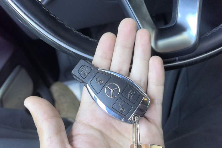 Used Mercedes-Benz V-Class 2022 V 260 L Long Wheelbase Prestige Edition Vehicle Key