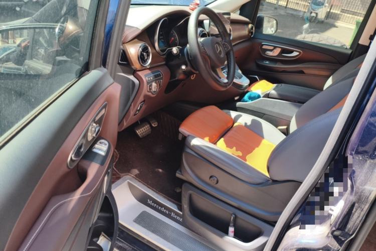 Used Mercedes-Benz V-Class 2022 V 260 L Long-wheelbase Luxury Edition Driver Seat