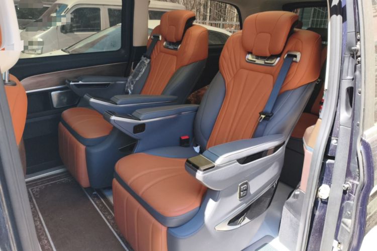 Used Mercedes-Benz V-Class 2022 V 260 L Long-wheelbase Luxury Edition Left Rear Seat