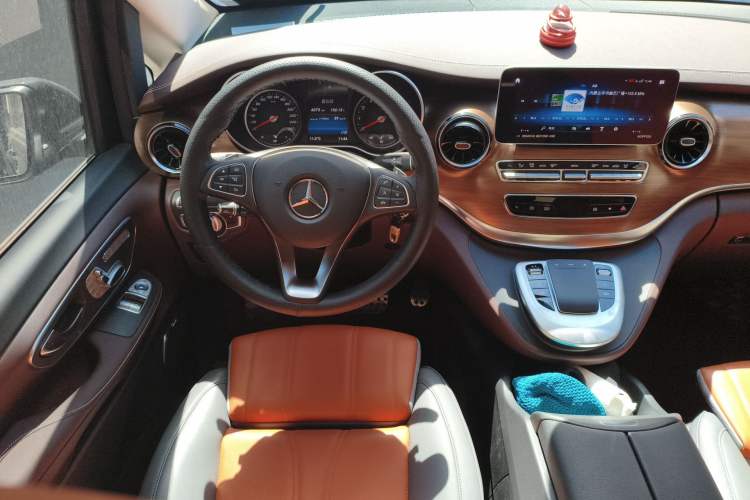 Used Mercedes-Benz V-Class 2022 V 260 L Long-wheelbase Luxury Edition Steering Wheel