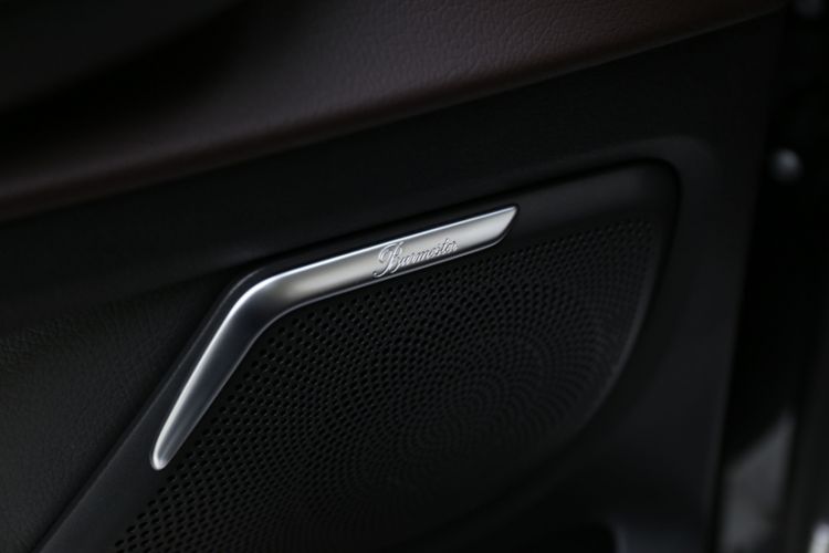 Used Mercedes-Benz V-Class 2022 V 260 L Long-wheelbase Luxury Edition Audio And AC Panel