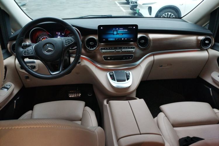 Used Mercedes-Benz V-Class 2022 V 260 L Long-wheelbase Luxury Edition Center Console