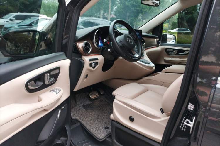 Used Mercedes-Benz V-Class 2022 V 260 L Long-wheelbase Luxury Edition Driver Seat