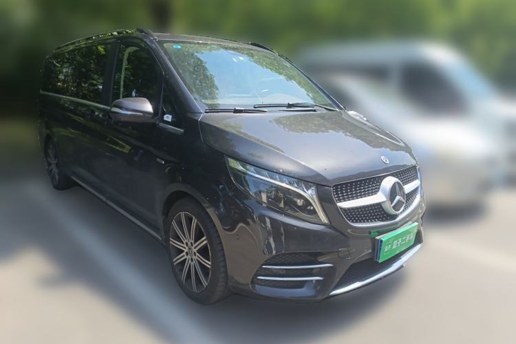 Used Mercedes-Benz V-Class 2022 V 260 L Long-wheelbase Luxury Edition Front Right 45 Deg