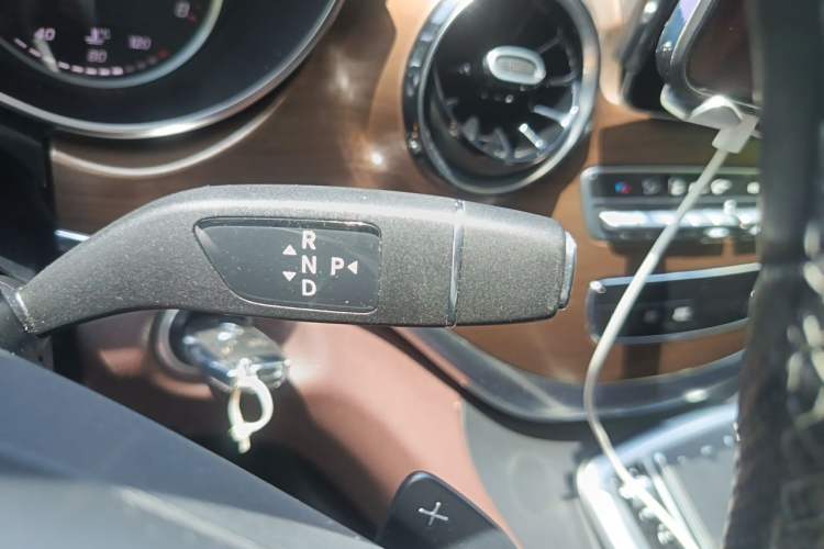 Used Mercedes-Benz V-Class 2022 V 260 L Long-wheelbase Luxury Edition Gear Lever