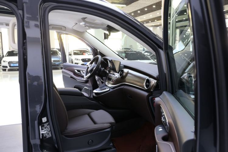 Used Mercedes-Benz V-Class 2022 V 260 L Long-wheelbase Luxury Edition Right Front Seat