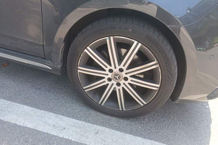 Used Mercedes-Benz V-Class 2022 V 260 L Long-wheelbase Luxury Edition Right Front Wheel Hub