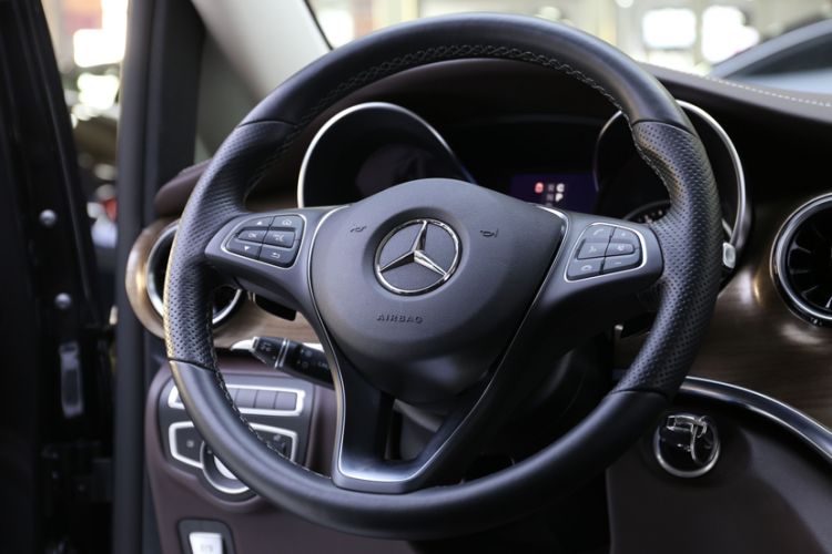 Used Mercedes-Benz V-Class 2022 V 260 L Long-wheelbase Luxury Edition Steering Wheel