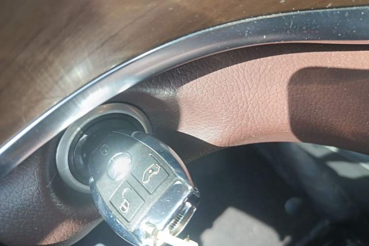 Used Mercedes-Benz V-Class 2022 V 260 L Long-wheelbase Luxury Edition Vehicle Key