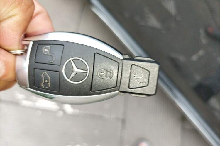 Used Mercedes-Benz V-Class 2022 V 260 L Long-wheelbase Luxury Edition Vehicle Key