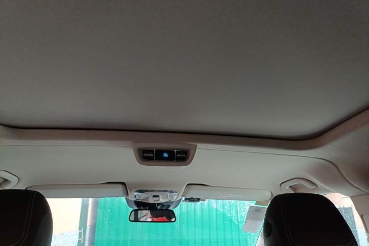 Used Mercedes-Benz V-Class 2022 V 260 Prestige Edition Headliner