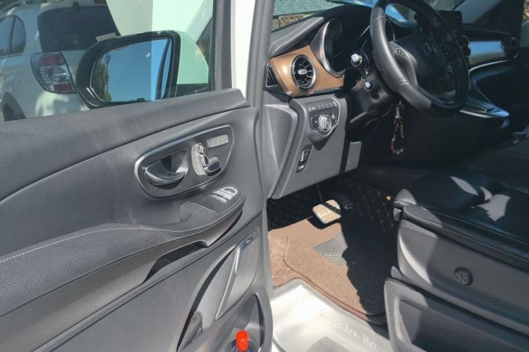 Used Mercedes-Benz V-Class 2022 V 260 Prestige Edition Driver Seat