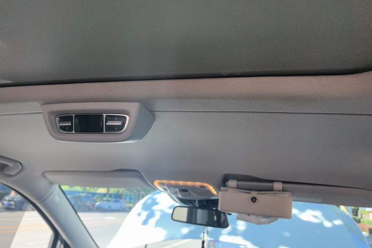 Used Mercedes-Benz V-Class 2022 V 260 Prestige Edition Headliner
