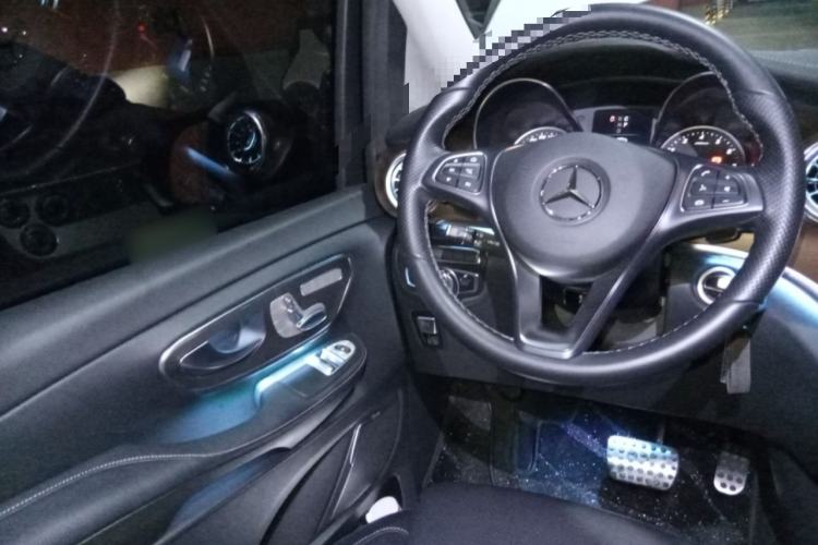 Used Mercedes-Benz V-Class 2022 V 260 Prestige Edition Steering Wheel