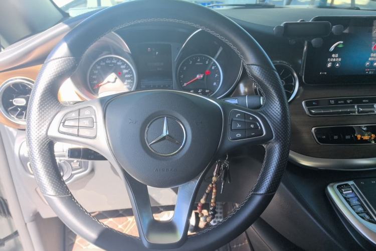 Used Mercedes-Benz V-Class 2022 V 260 Prestige Edition Steering Wheel