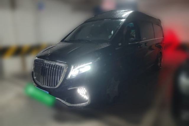 Mercedes-Benz V-Class 2023 Mercedes-Benz V-Class 2.0T automatic gasoline 7-seater modified vehicle with all necessary paperwork usado