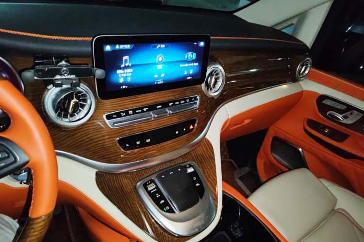 Used Mercedes-Benz V-Class  Audio And AC Panel