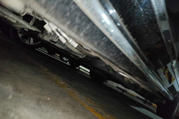 Used Mercedes-Benz V-Class  Chassis Front Left