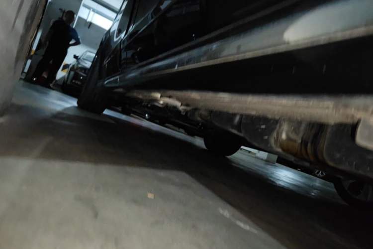 Used Mercedes-Benz V-Class  Chassis Rear Left