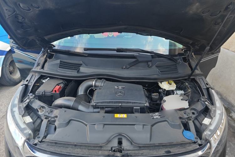 Used Mercedes-Benz V-Class  Engine Bay