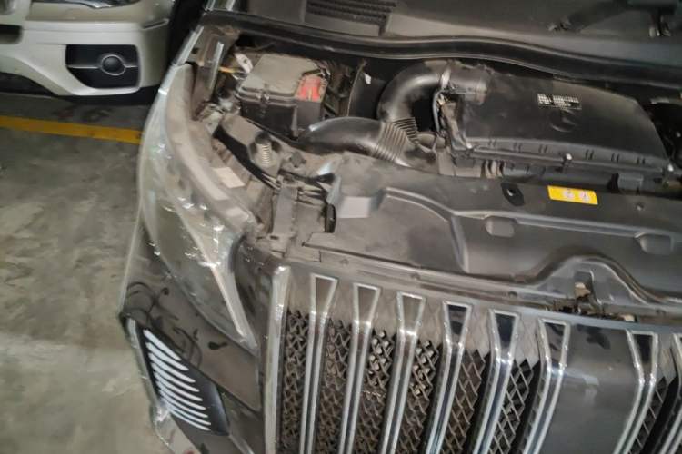 Used Mercedes-Benz V-Class  Engine Bay Right