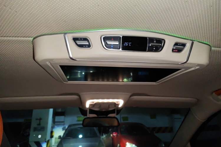 Used Mercedes-Benz V-Class  Headliner