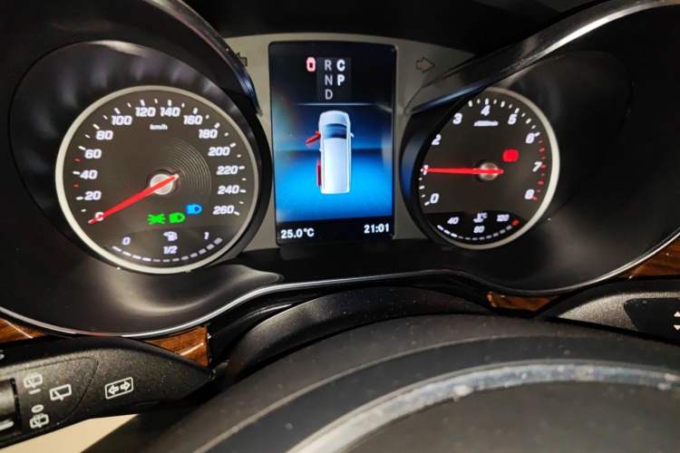 Used Mercedes-Benz V-Class  Instrument Cluster