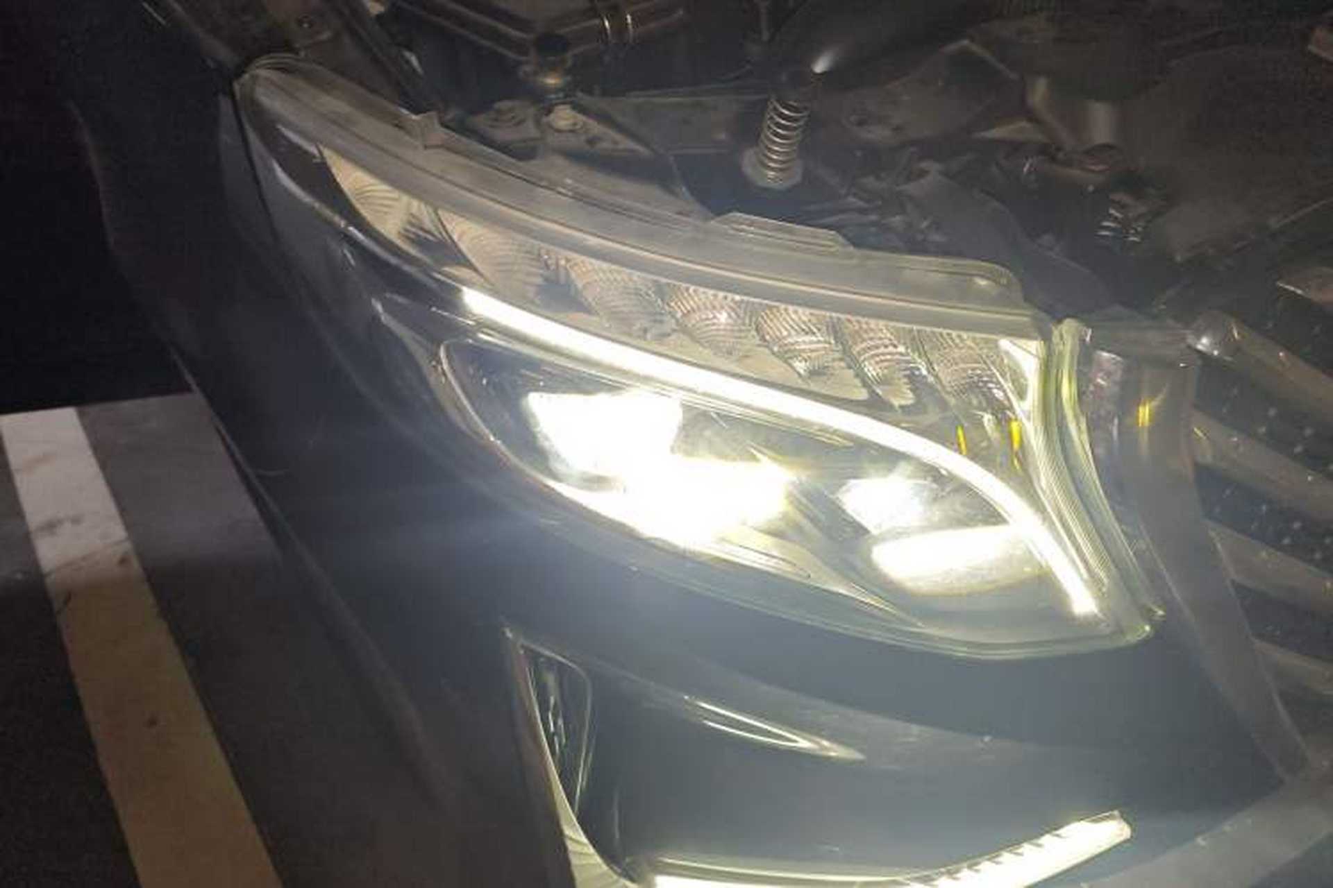 Used Mercedes-Benz V-Class  Right Front Headlight