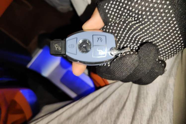 Used Mercedes-Benz V-Class  Vehicle Key