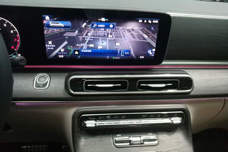 Used Mercedes-Benz V-Class 2024 V 300 L Long Wheelbase Prestige Edition Audio And AC Panel