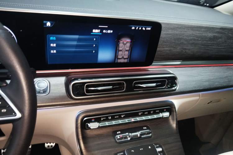 Used Mercedes-Benz V-Class 2024 V 300 L Long Wheelbase Prestige Edition Audio And AC Panel