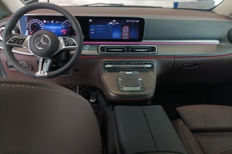 Used Mercedes-Benz V-Class 2024 V 300 L Long Wheelbase Luxury Edition Center Console