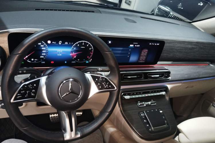 Used Mercedes-Benz V-Class 2024 V 300 L Long Wheelbase Prestige Edition Center Console