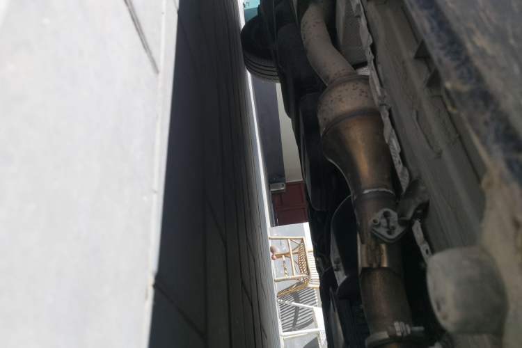 Used Mercedes-Benz V-Class 2024 V 300 Pilot Edition Chassis Front Right