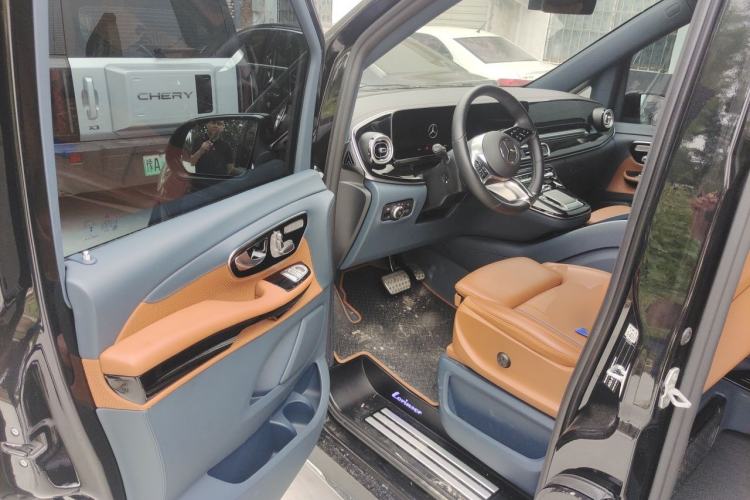 Used Mercedes-Benz V-Class 2024 V 300 L Long Wheelbase Luxury Edition Driver Seat